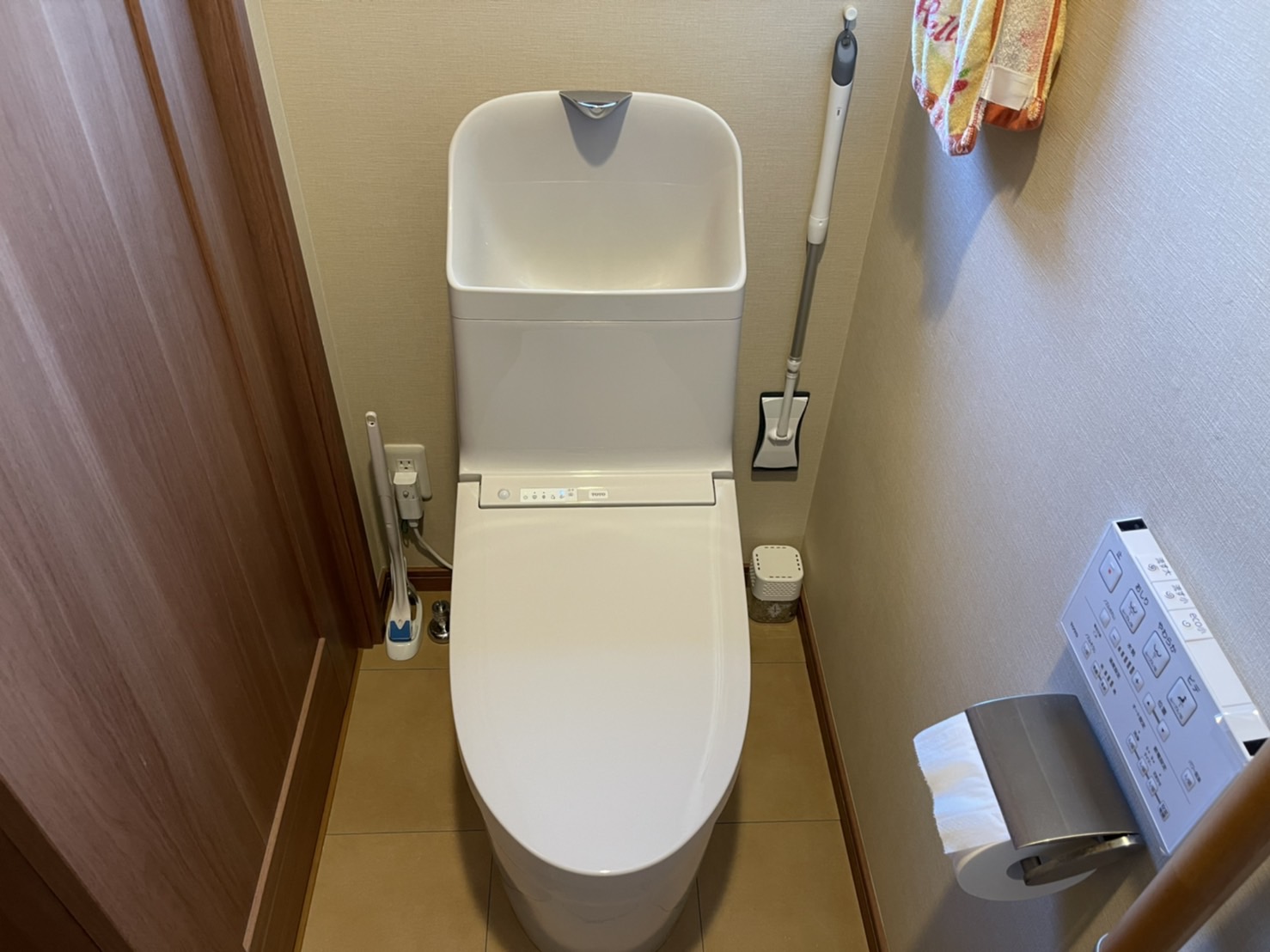 吹田市にて1階２階のトイレの交換と床の張り替えをおこないました