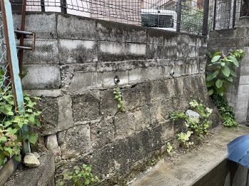 吹田市にてブロック塀の劣化症状