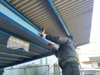淀川区にてガレージ鉄骨の錆補修を行いました