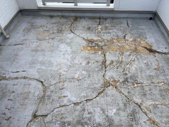 大阪市港区にて木造建て雨漏りでルーフバルコニーの防水工事