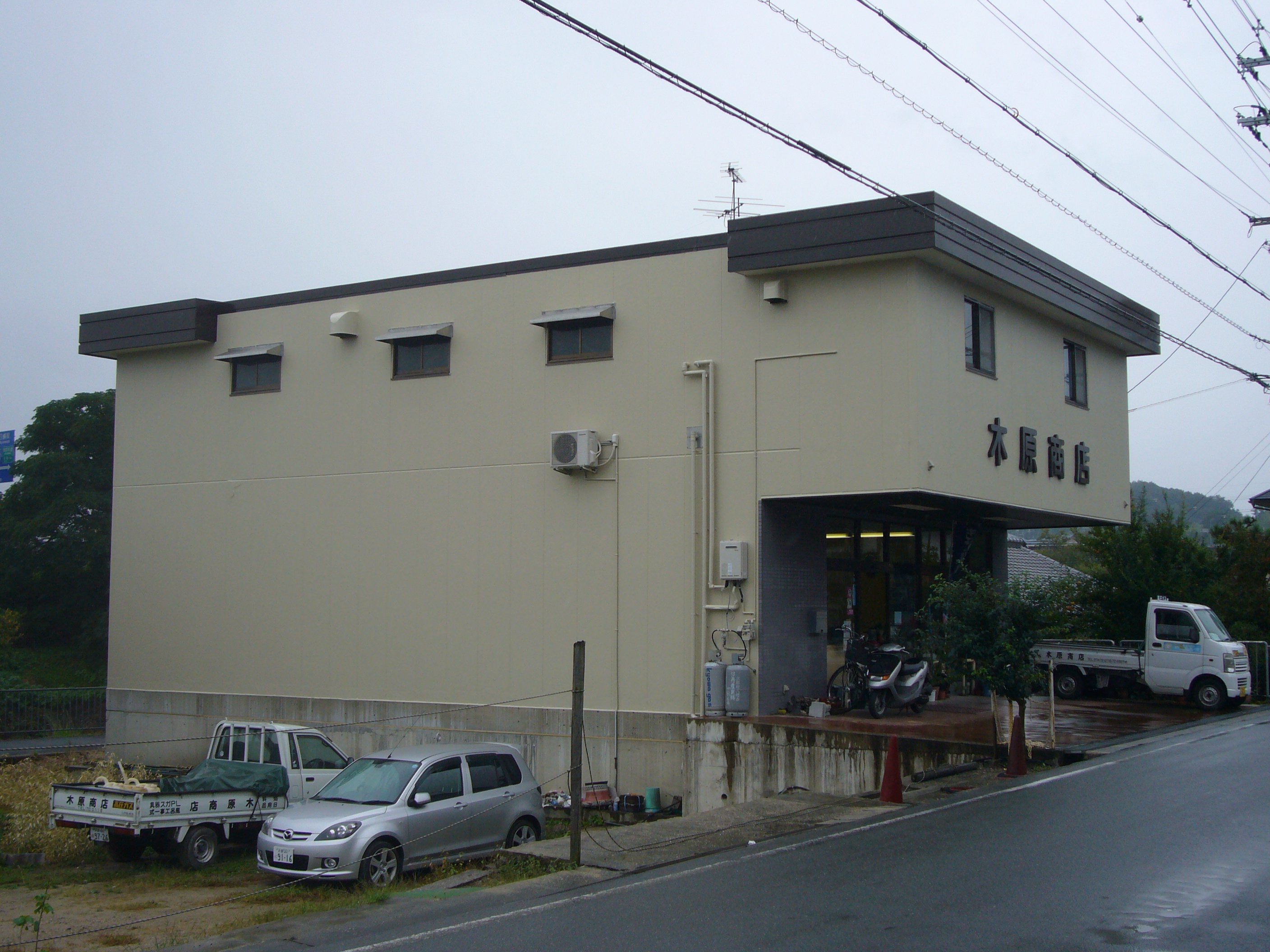 茨木市　外壁シリコン塗装・シーリング打ち